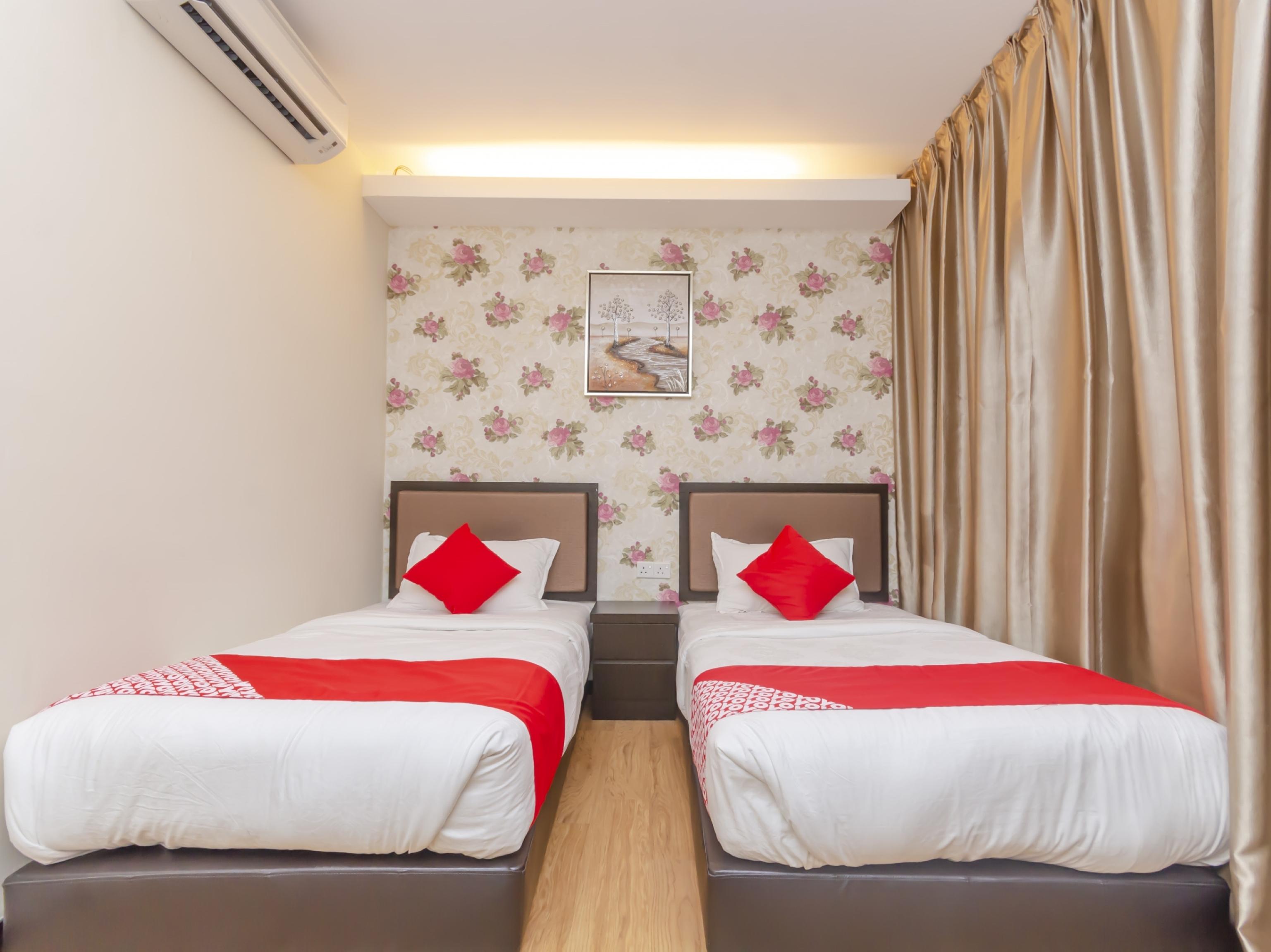 Super Oyo 1214 Oro Hotel Клуанг Экстерьер фото