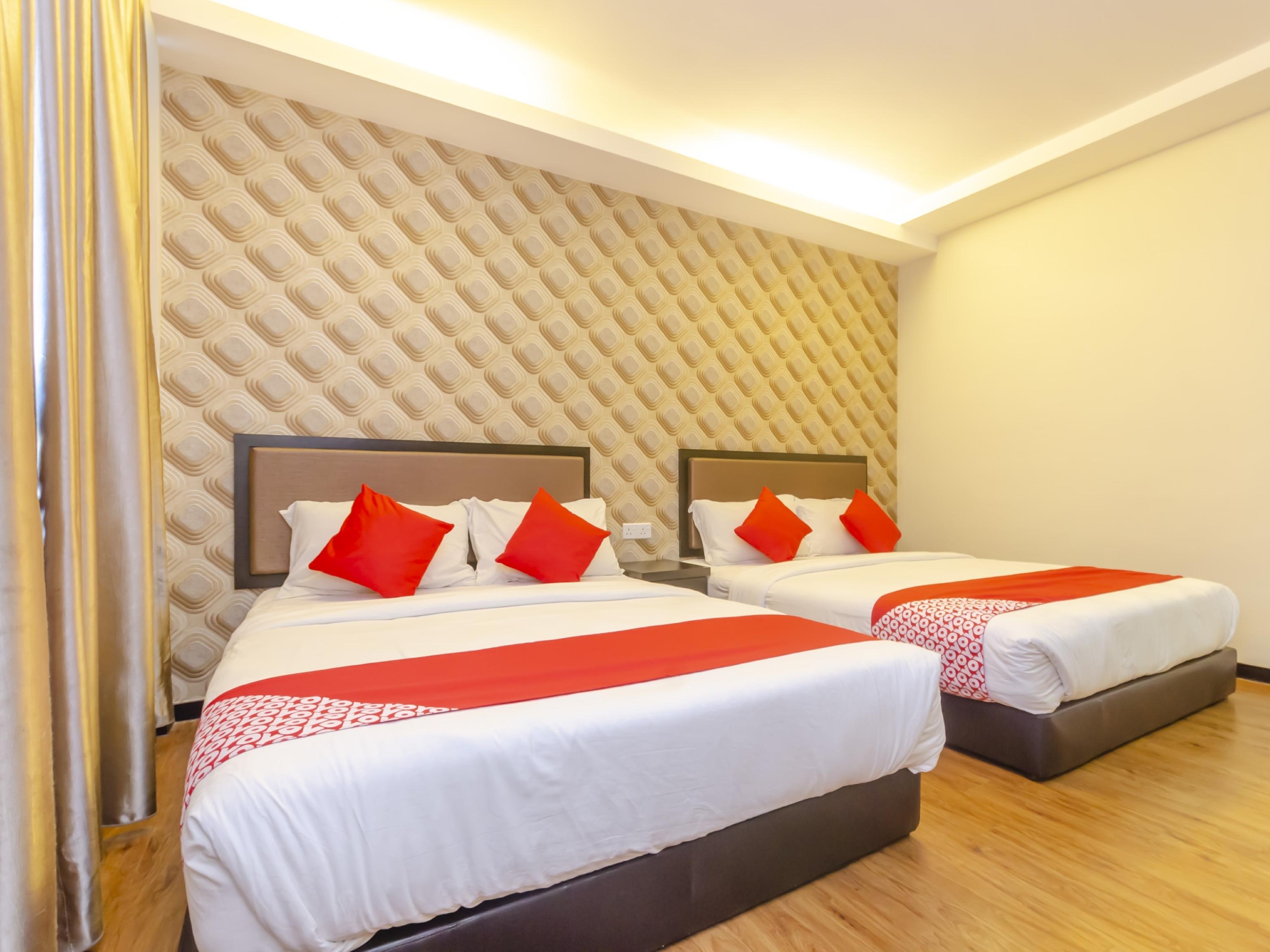 Super Oyo 1214 Oro Hotel Клуанг Экстерьер фото