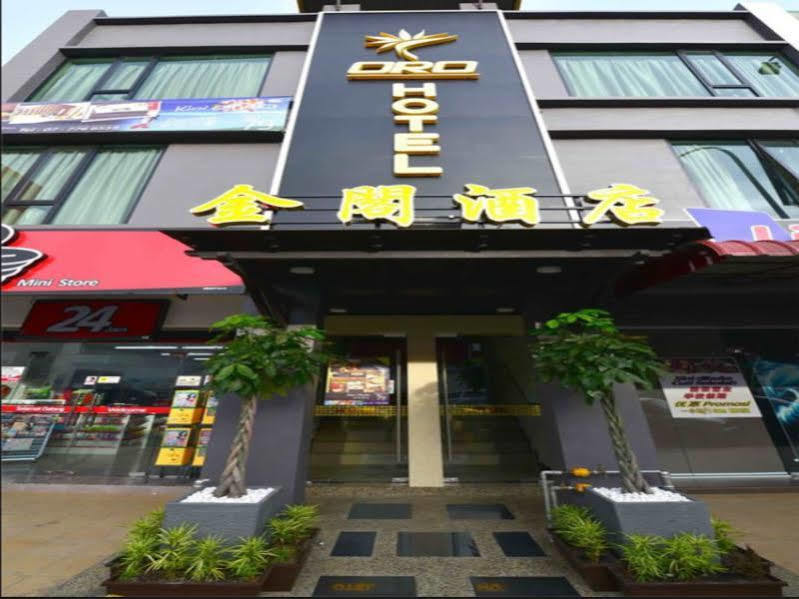 Super Oyo 1214 Oro Hotel Клуанг Экстерьер фото
